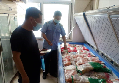 五臺食品安全大檢查 批發市場貼封條，筑牢食用農產品防線